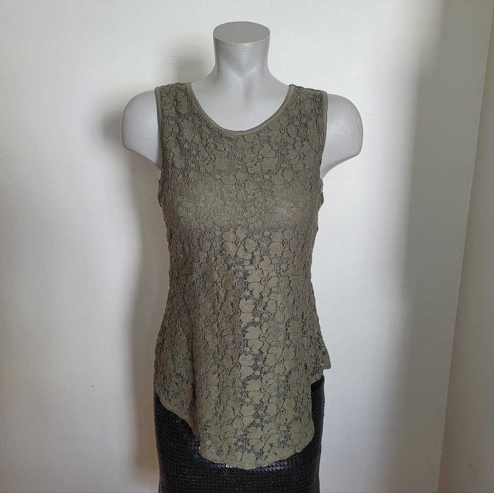 Chic Lace Tank Top - Olive